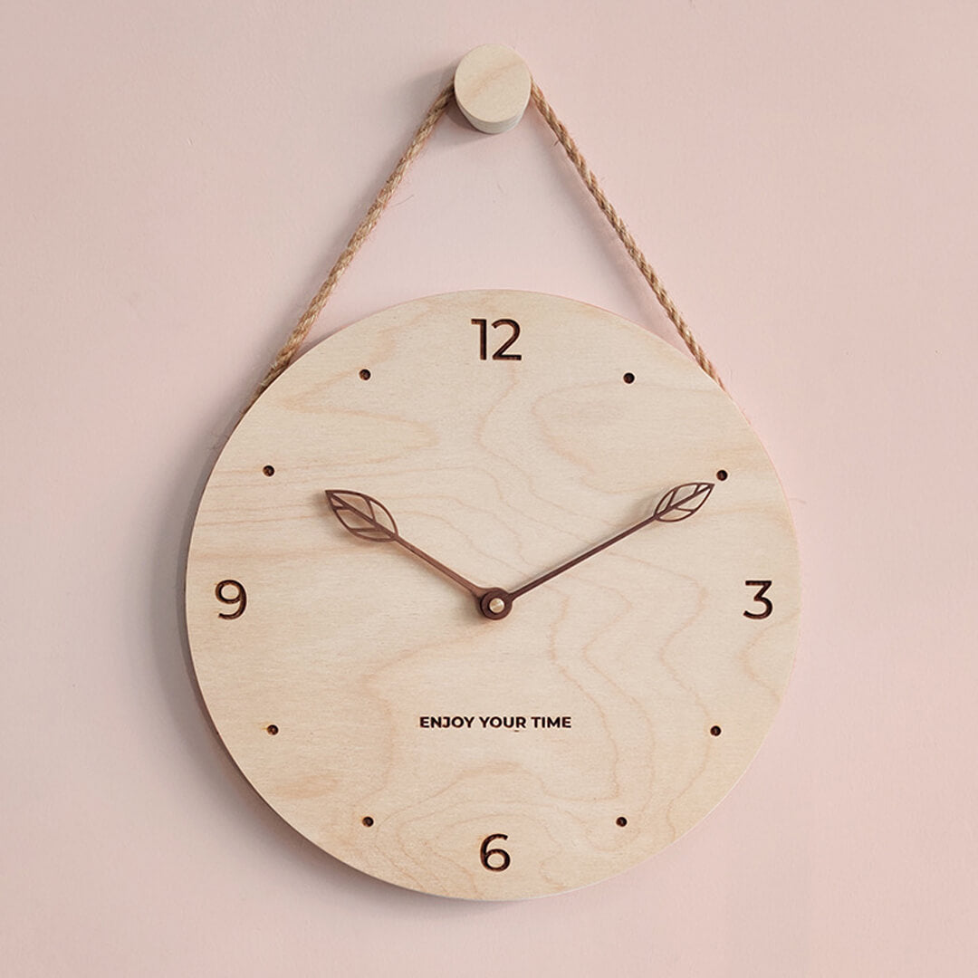 Orologio da parete con corda da appendere in legno