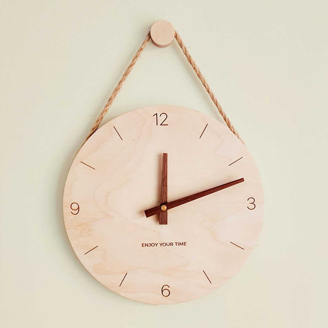 Orologio da parete con corda da appendere in legno