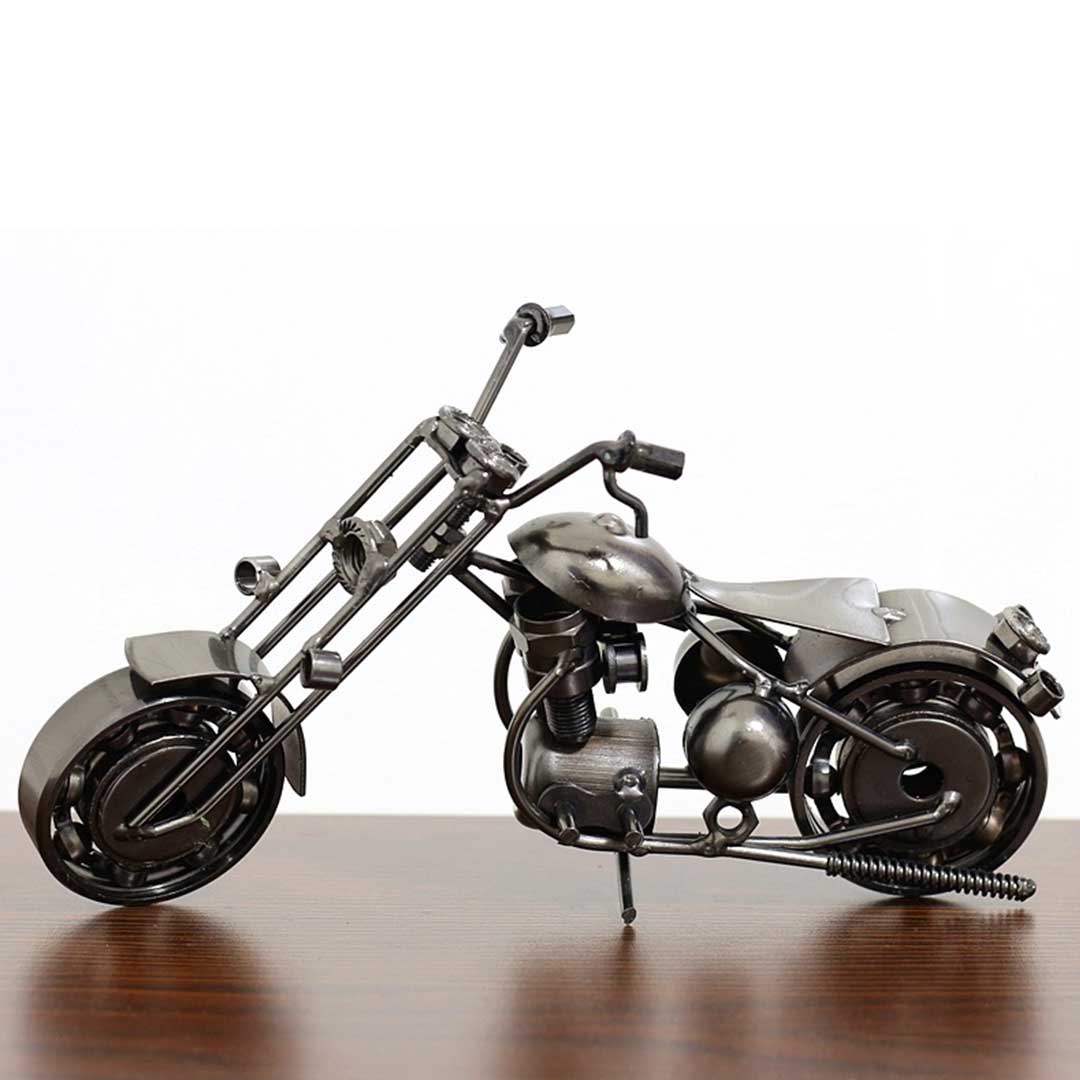 Escultura de motocicleta hecha a mano de metal