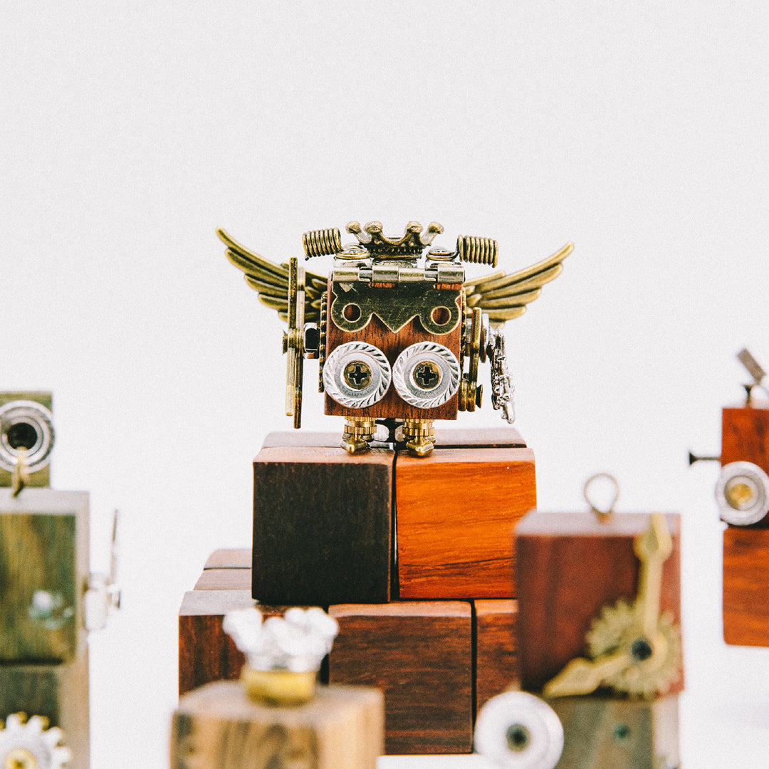 Robot steampunk original hecho a mano