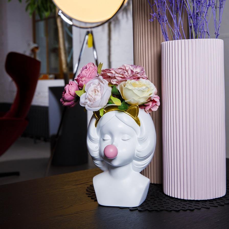 Kaugummi-Mädchen-Vase