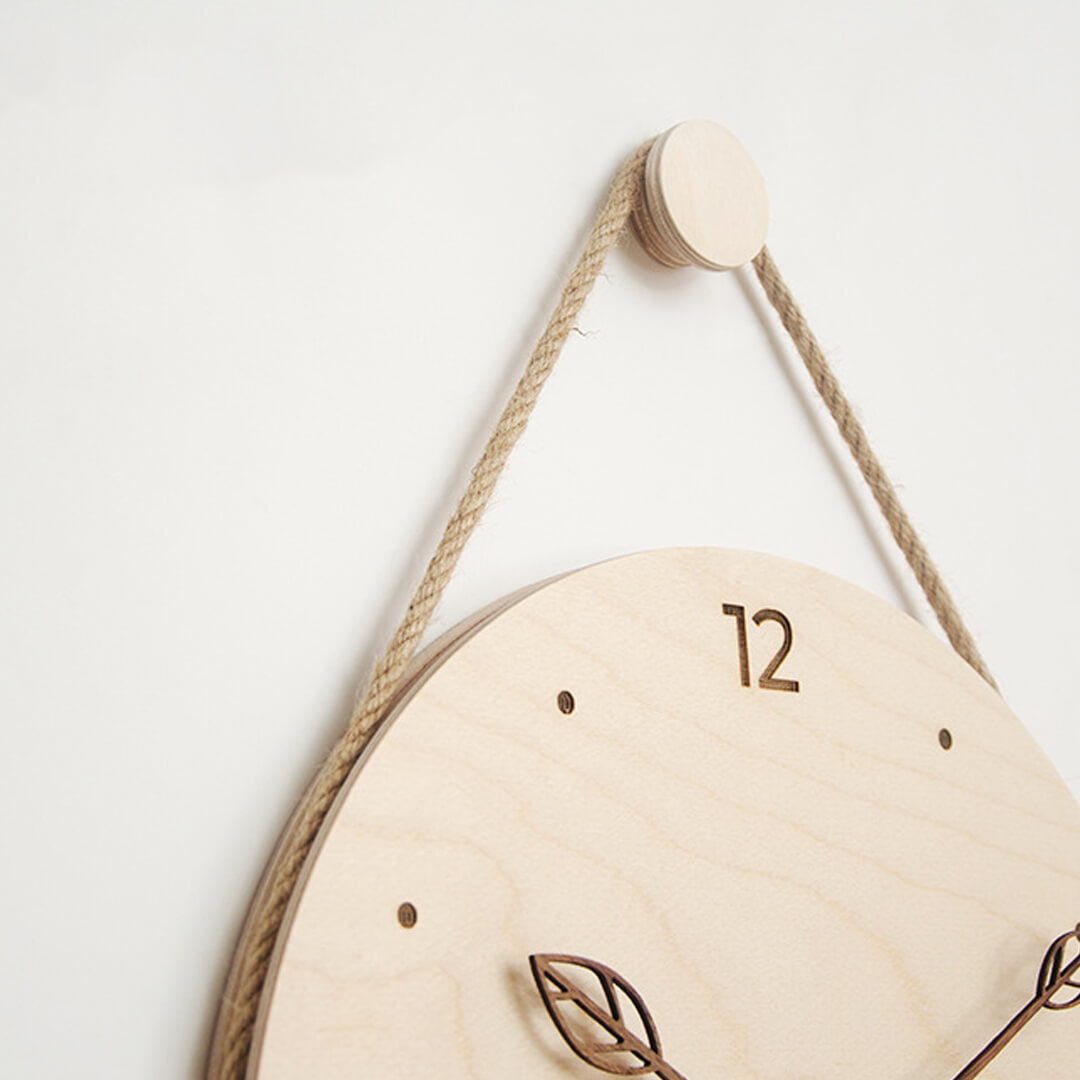 Orologio da parete con corda da appendere in legno