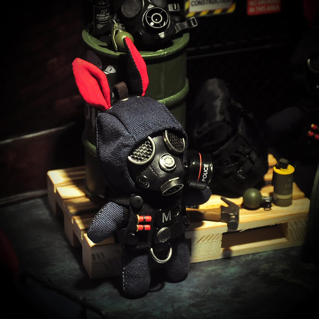 Military Uniform Rabbit Gas Mask Version Key Pendant – feajoy