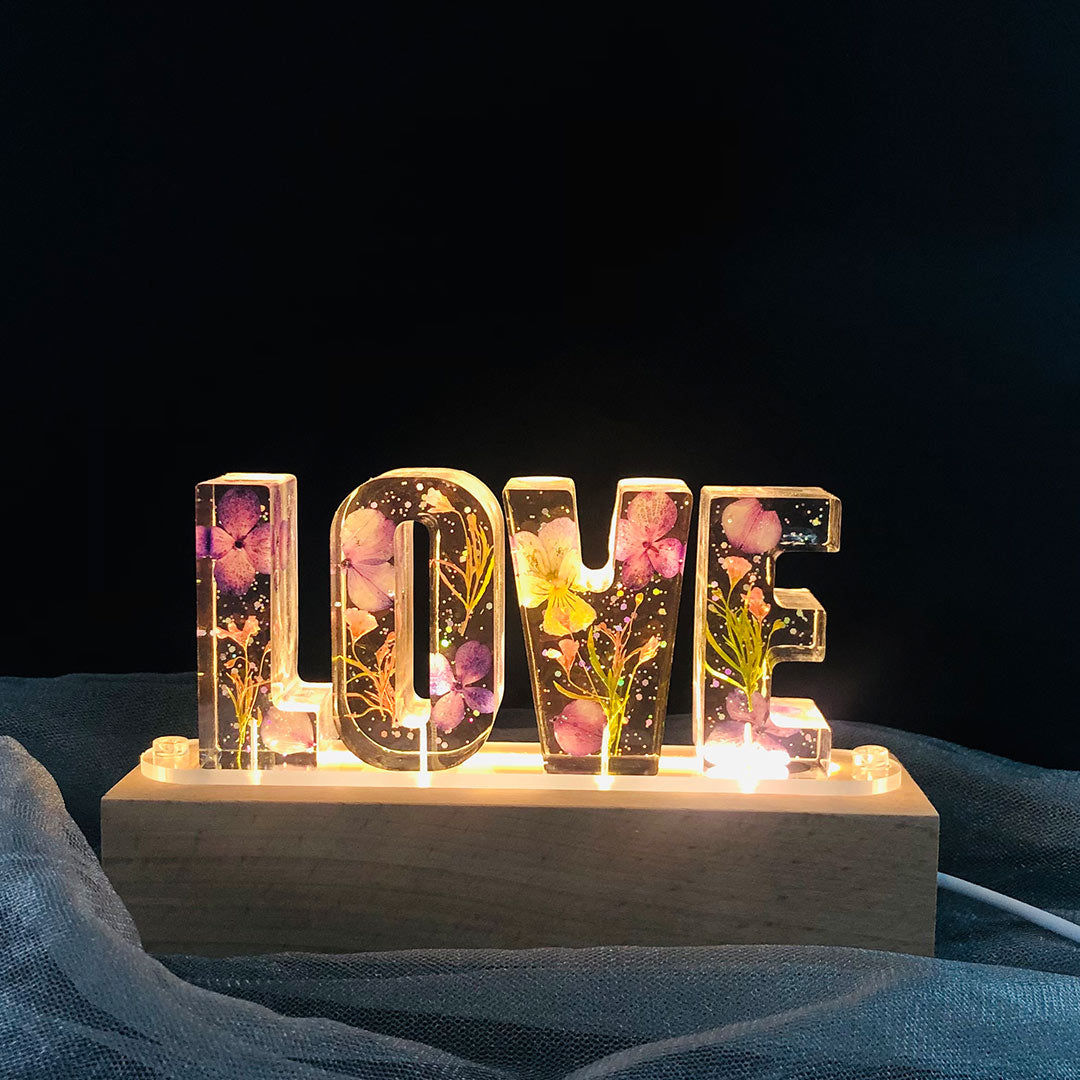 Lampada con Lettera in Resina Fiori Secchi - FATTA A MANO