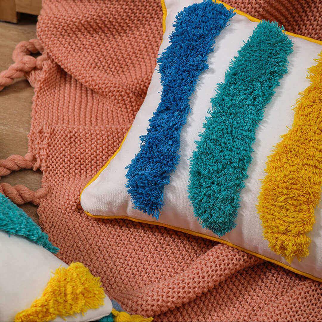 Housses de coussin capitonnées à pampilles marocaines