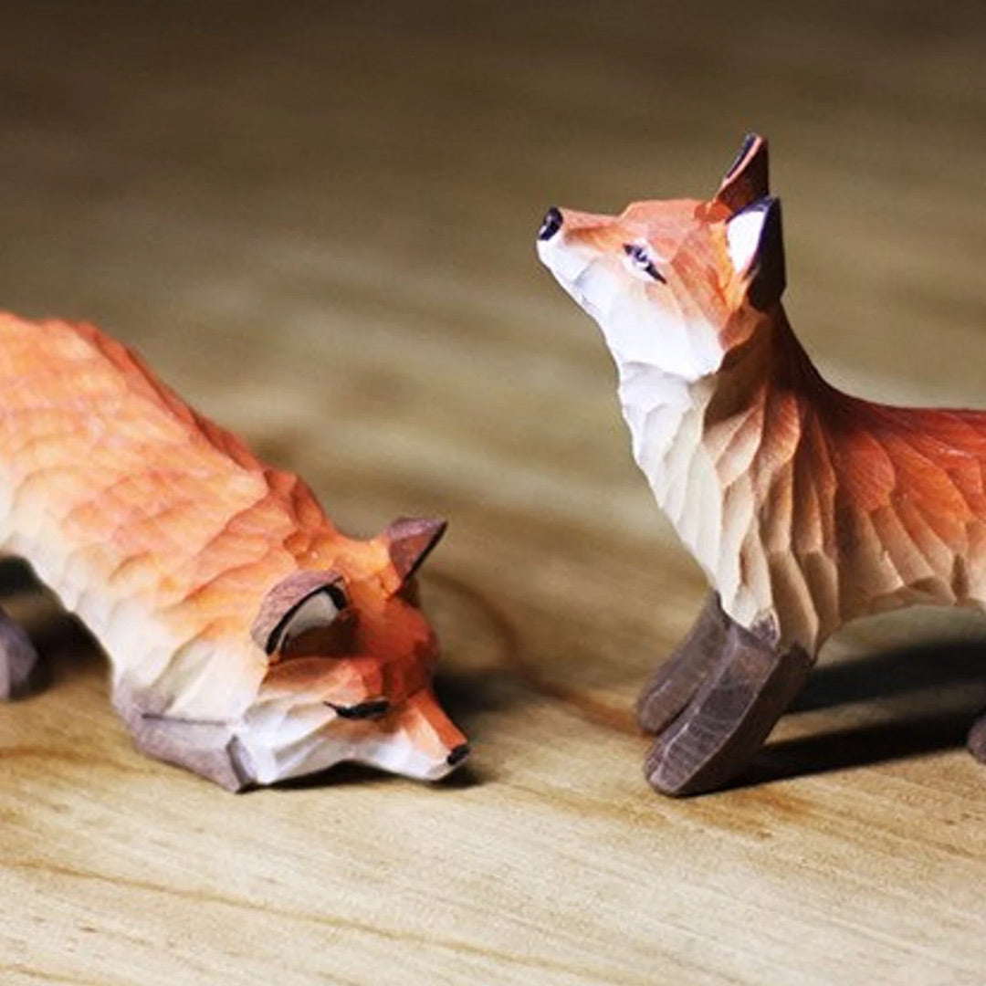 Figurines de renard en bois