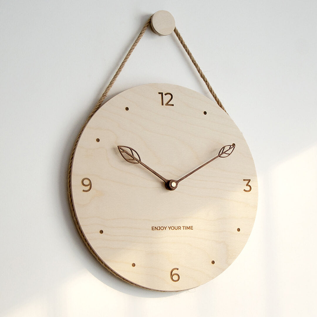 Reloj de pared de cuerda colgante de madera