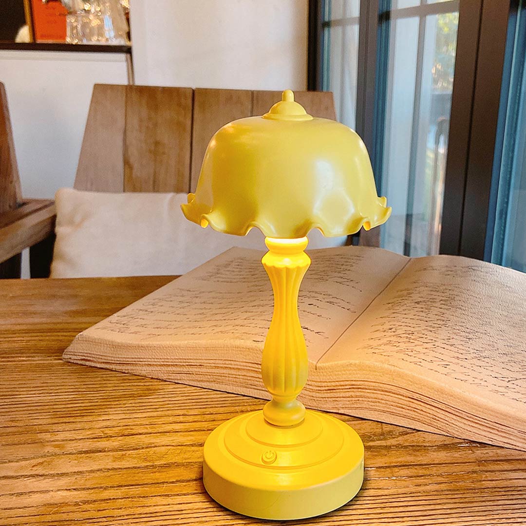 Linda lámpara de mesa vintage