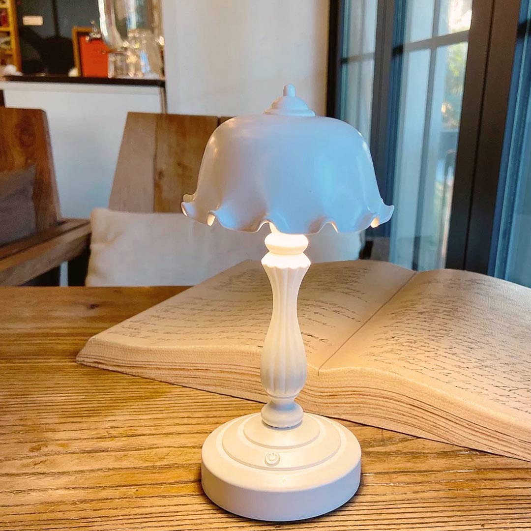 Linda lámpara de mesa vintage