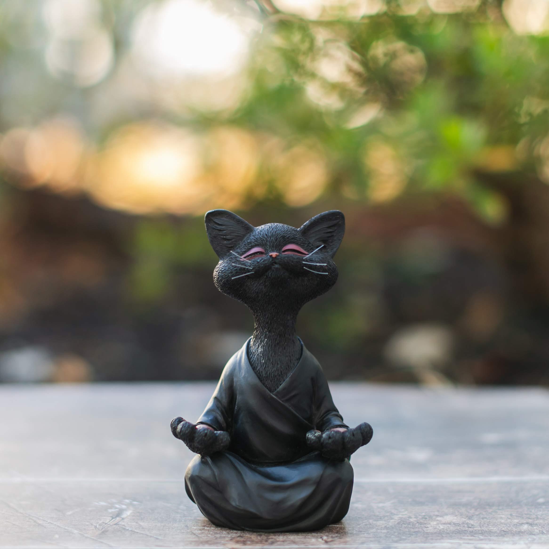 Escultura de gato zen