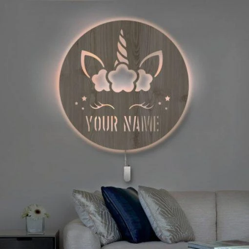 Luce notturna con nome in legno personalizzato