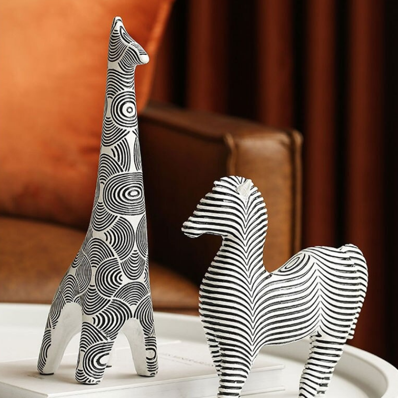 Statuette di animali moderne in bianco e nero