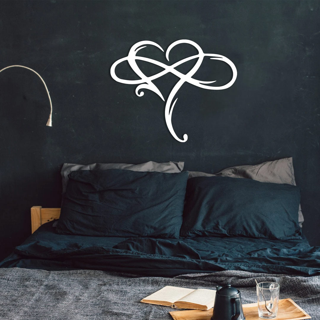 Decoración de pared de acero con corazón infinito