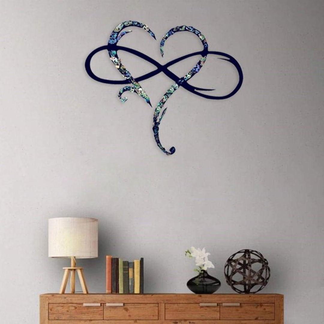 Decoración de pared de acero con corazón infinito