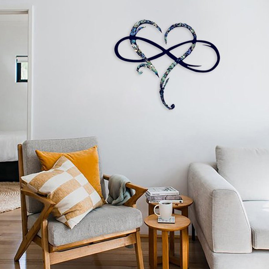 Decoración de pared de acero con corazón infinito