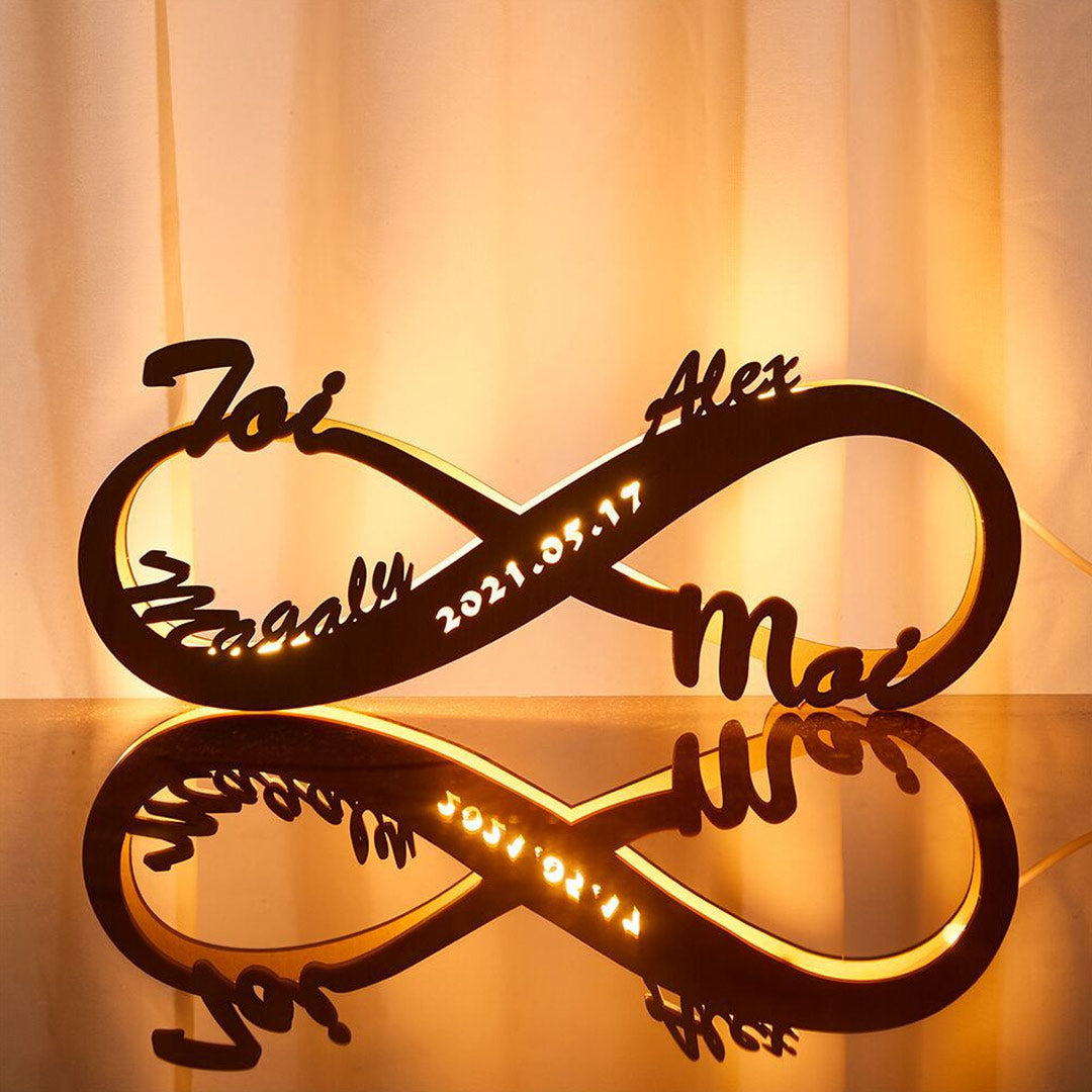 Benutzerdefinierte Infinity gravierte Holzlampe