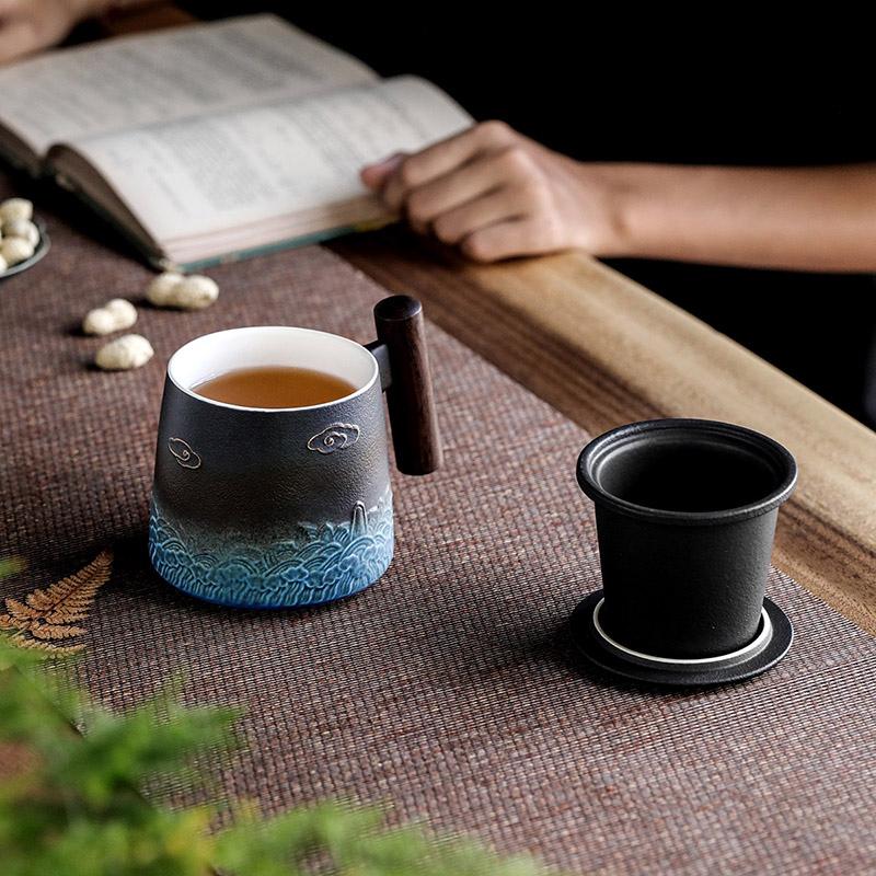 La tazza da caffè e tè della nuvola