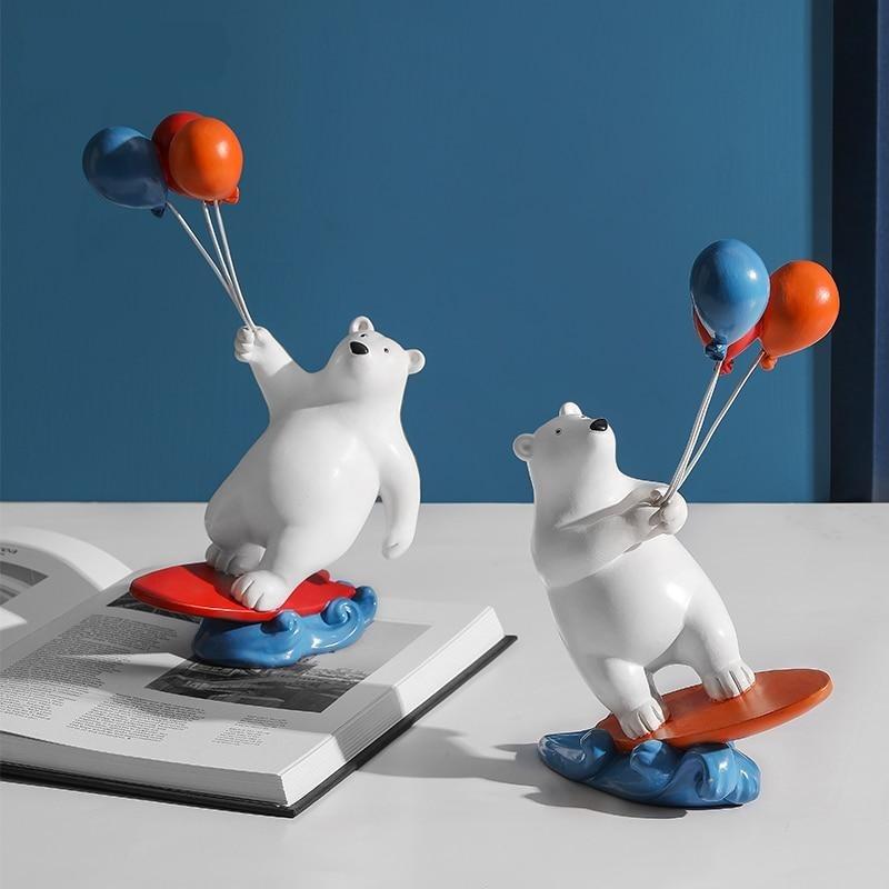 Ballon-surfender Eisbär