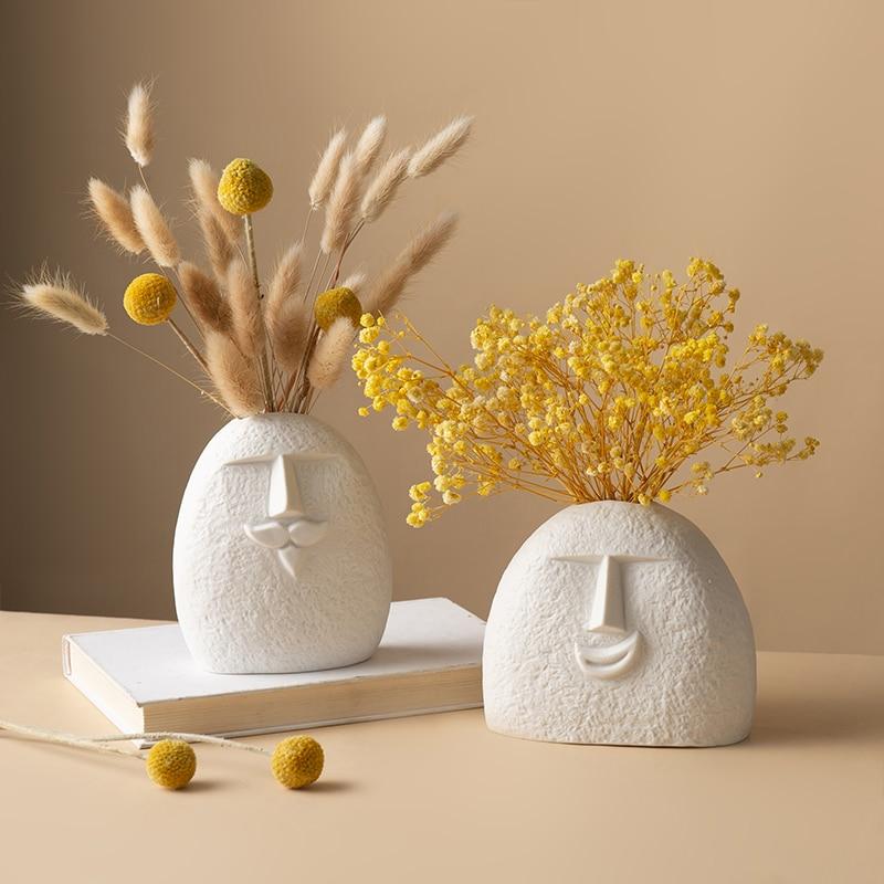 Vase visage abstrait en céramique