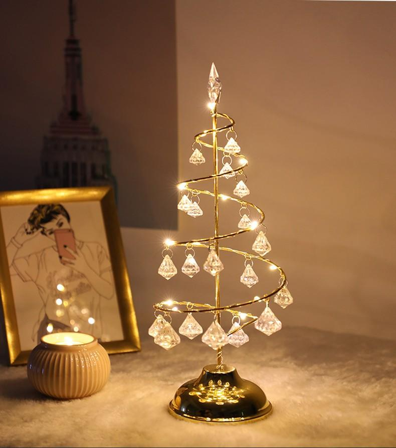 Lámpara de cristal en forma de árbol de Navidad