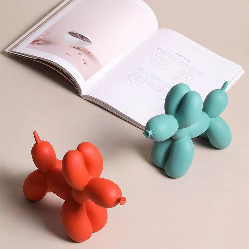 Escultura de perro globo