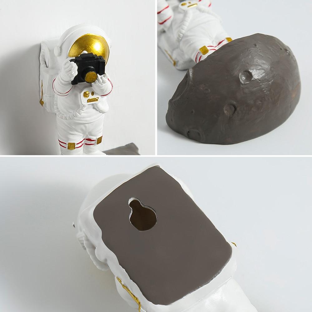 astronauta en la luna