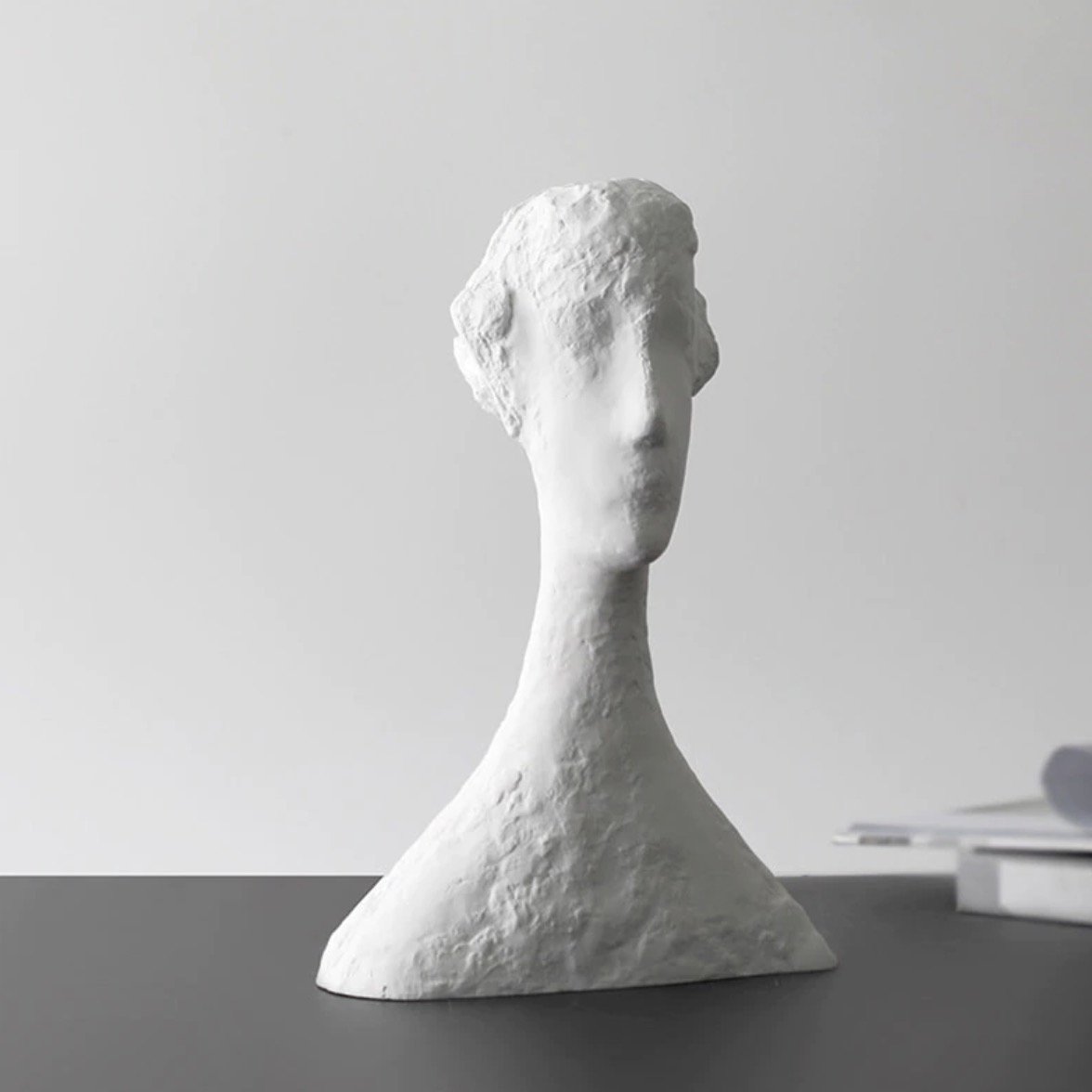 Figura de mujer abstracta