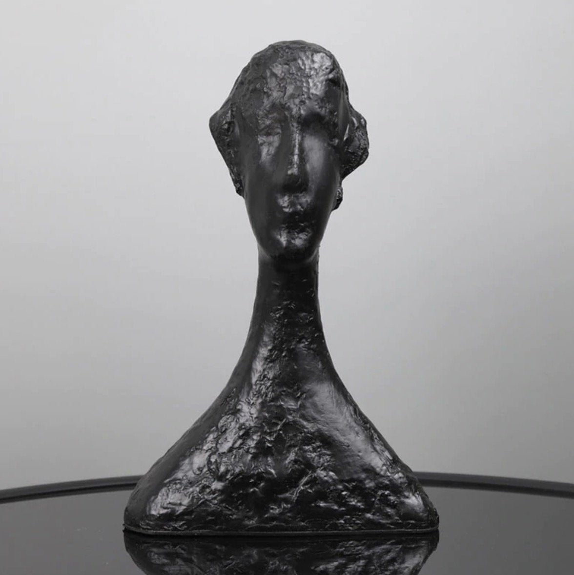 Figura de mujer abstracta