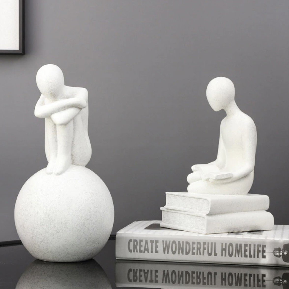 Estatua de personas abstractas