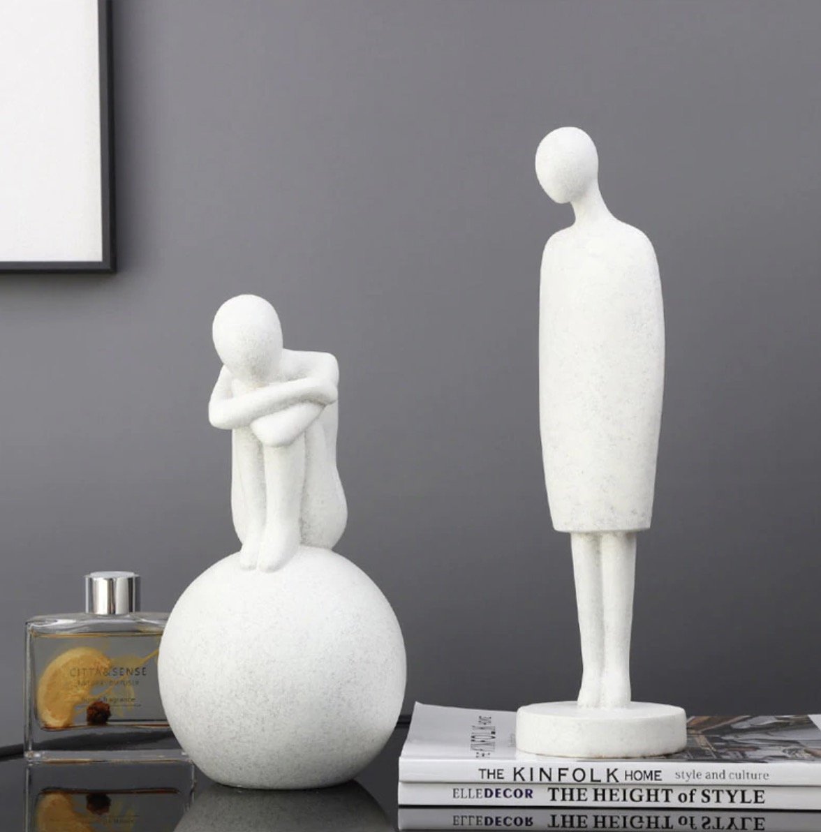 Estatua de personas abstractas