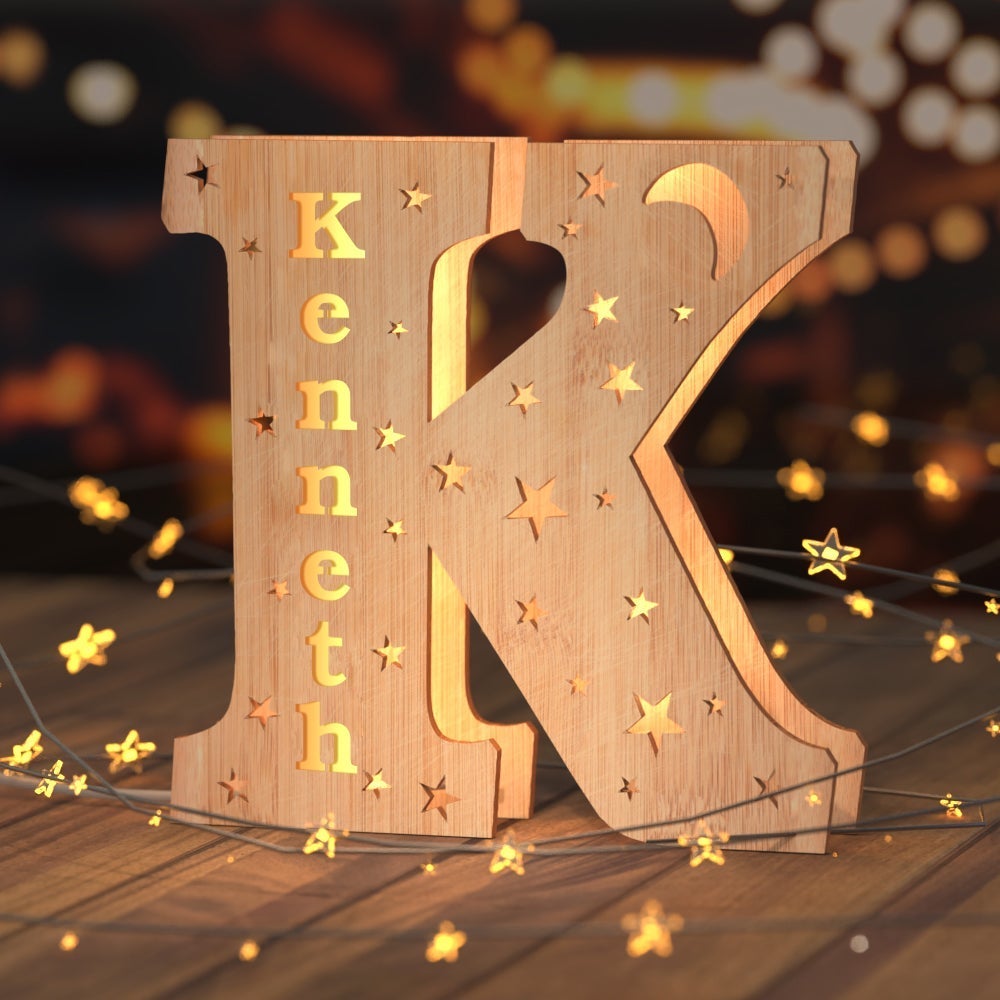 Luz nocturna personalizada con letras de madera