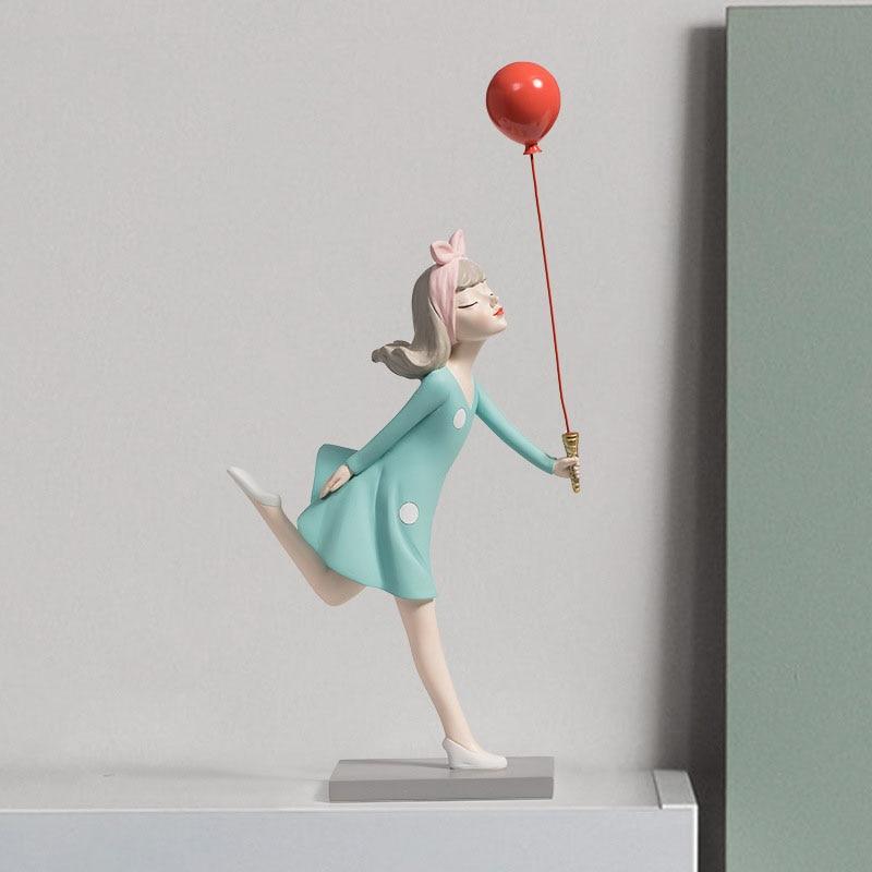 Ragazza Di Stile Retrò Con Palloncini