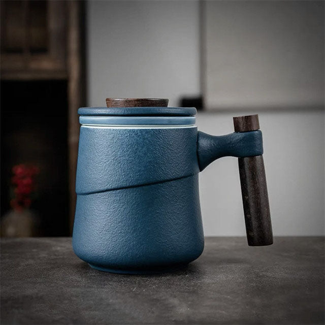 Kaffee- und Teebecher aus Keramik