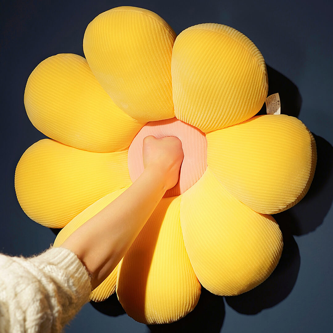 Daisy Flower Throw Pillow