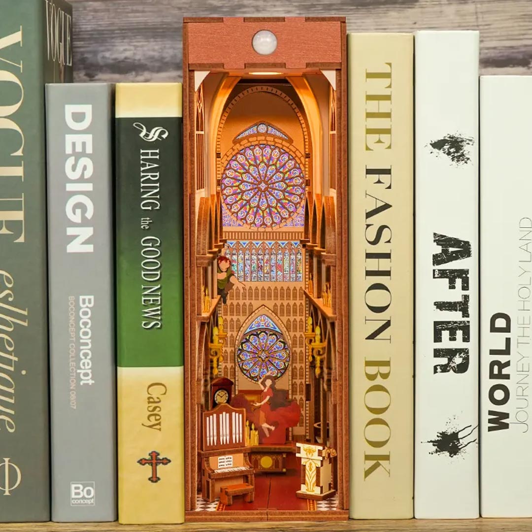 Vincent's World Wooden Book Nook Insert