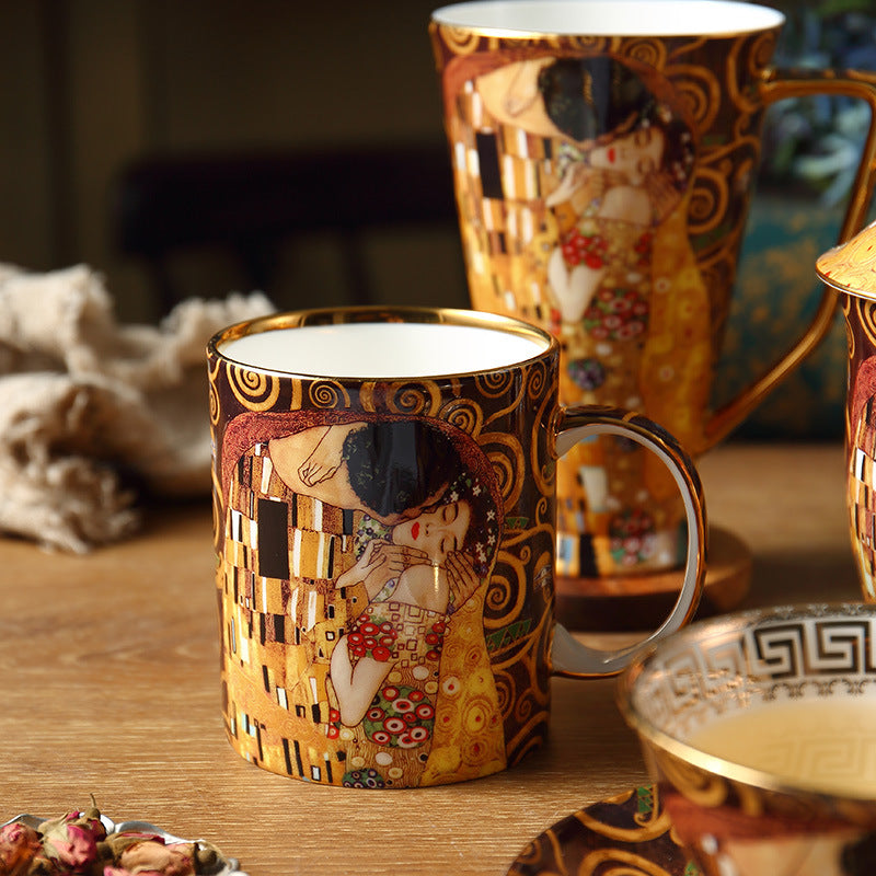 The kiss tea mugs set by Gustav Klimt