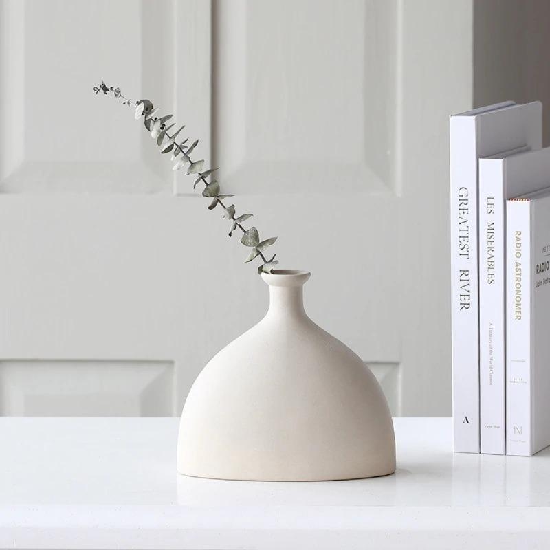 Vase en céramique minimaliste