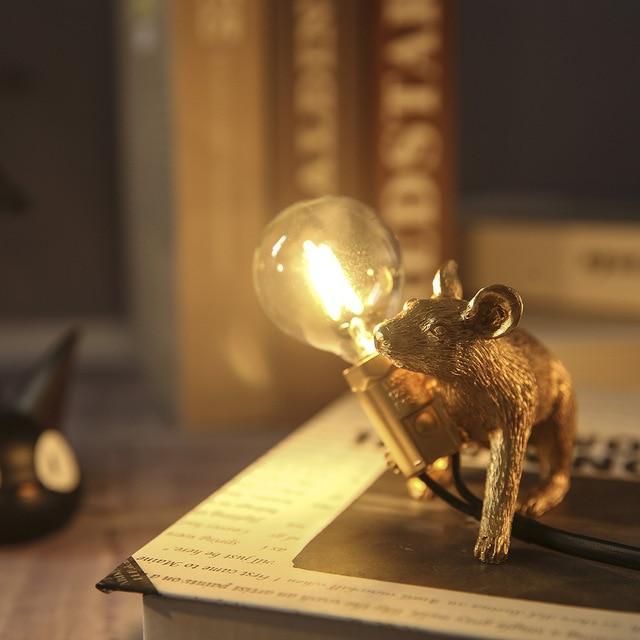 Fantastica lampada da tavolo a LED con mouse