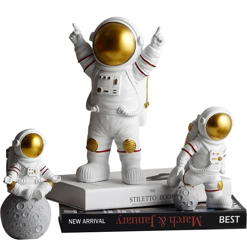 Figurines d'astronautes