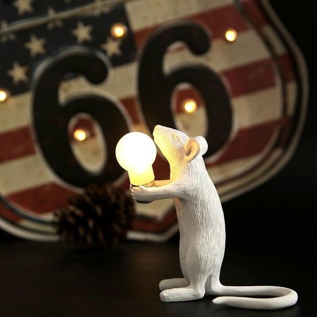 Fantastica lampada da tavolo a LED con mouse