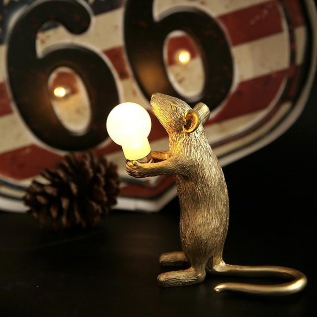 Fantastica lampada da tavolo a LED con mouse