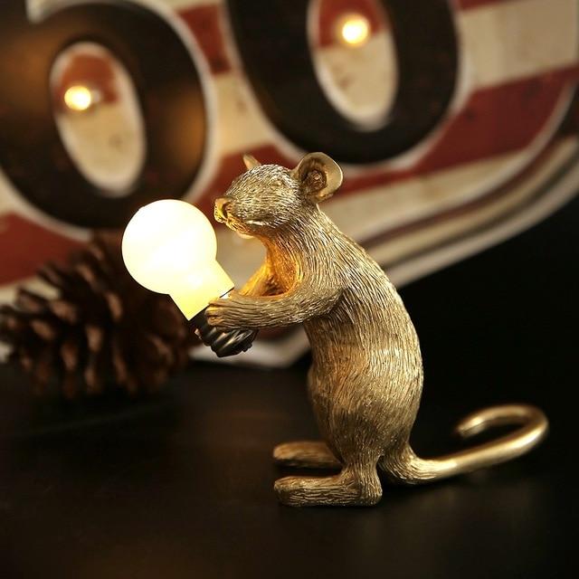 Fantastica lampada da tavolo a LED con mouse