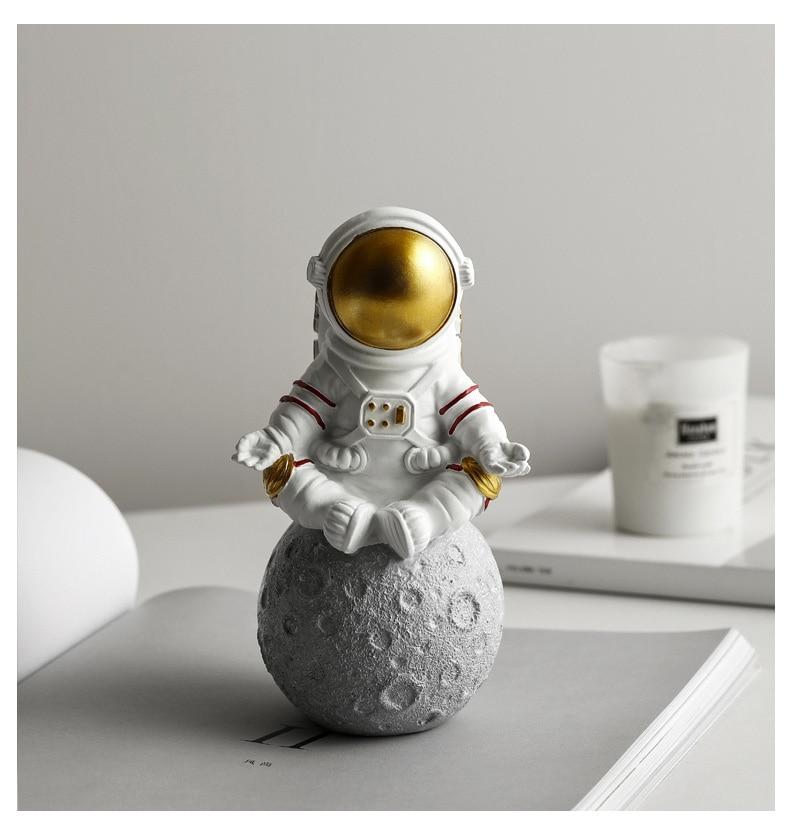 Figurines d'astronautes