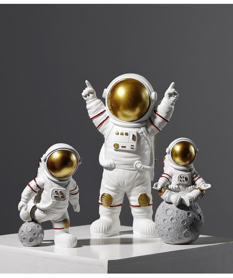 Figurines d'astronautes