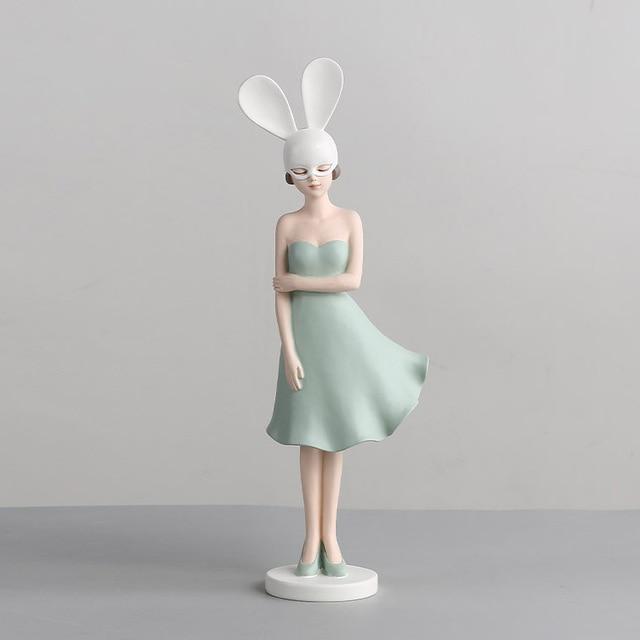 Fille de rêve avec masque de lapin