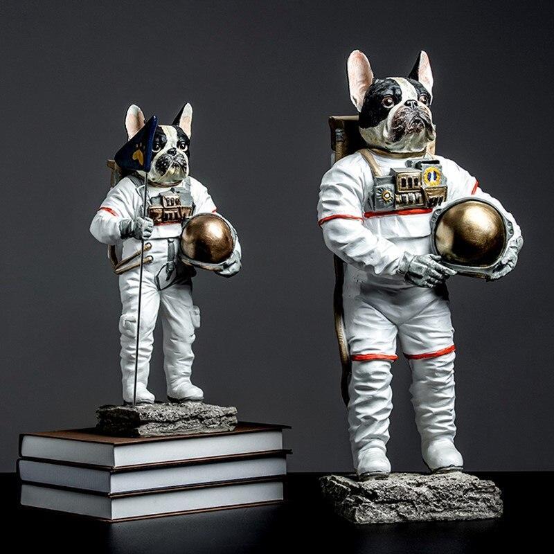 Estatua de perro astronauta