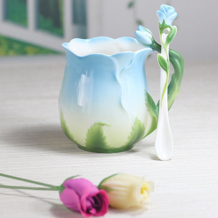 the blue rose floral tea cup with spoon
