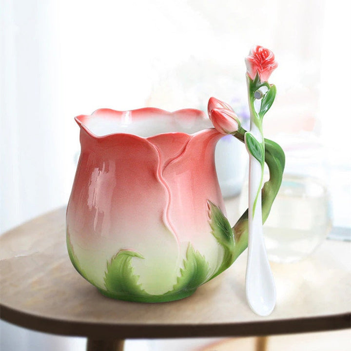 the red rose floral tea cup with spoon