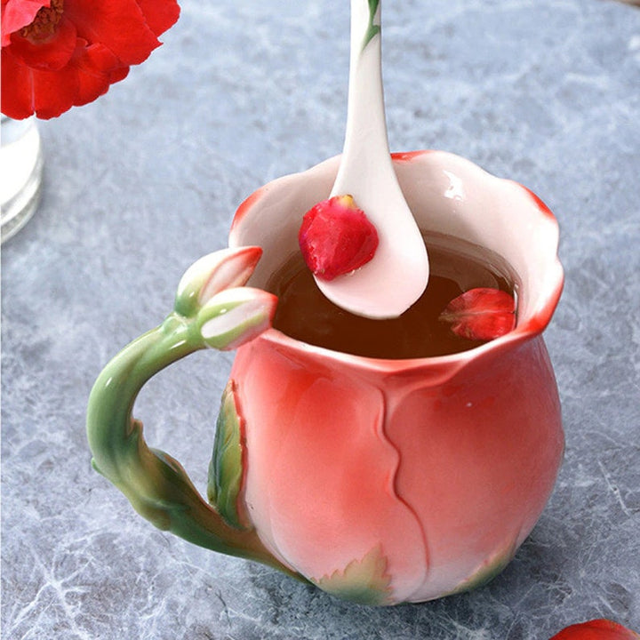The red rose floral tea cup with spoon
