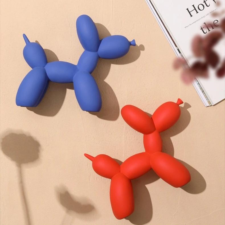 Escultura de perro globo